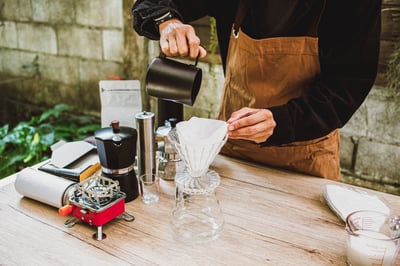 spullen om french press te maken