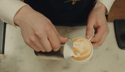 latte art zwaan 01